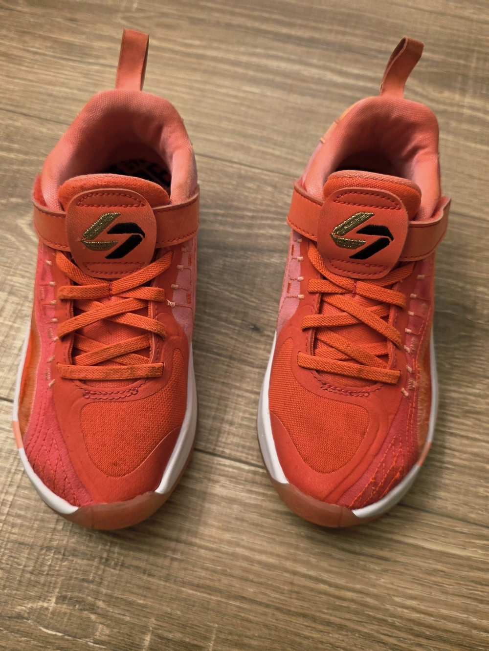 Jordan Luka 4 "Hčerka" Kids Basketball Shoe in the Flash Crimson- Size 13C